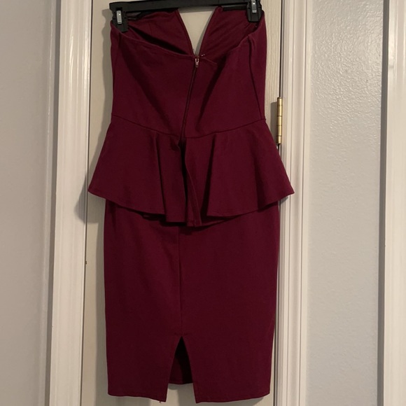 Charlotte Russe Burgundy pencil dress - Picture 2 of 3